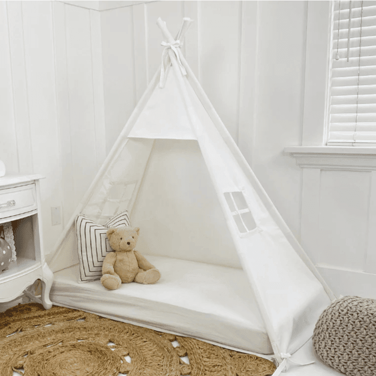 Domestic Objects Speeltent Hemelbed in Witte Katoenen Canvas Ledikant