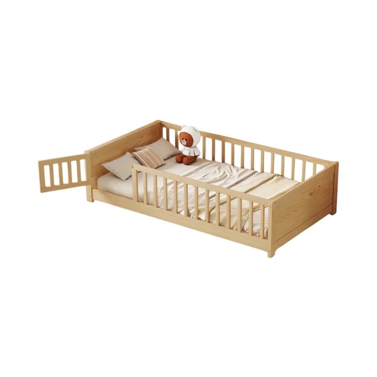 Montessori Bed Bath & Beyond Houten Tweepersoons Vloerbed Met Veiligheidshekken, Deur, Lattensteun en Ingebouwd Boekenrek Natuurlijk