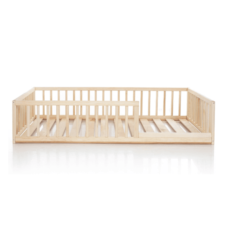 Montessori Home For Dreams Vloerbed met Ronde Relingen en Strips 190 x 90 cm