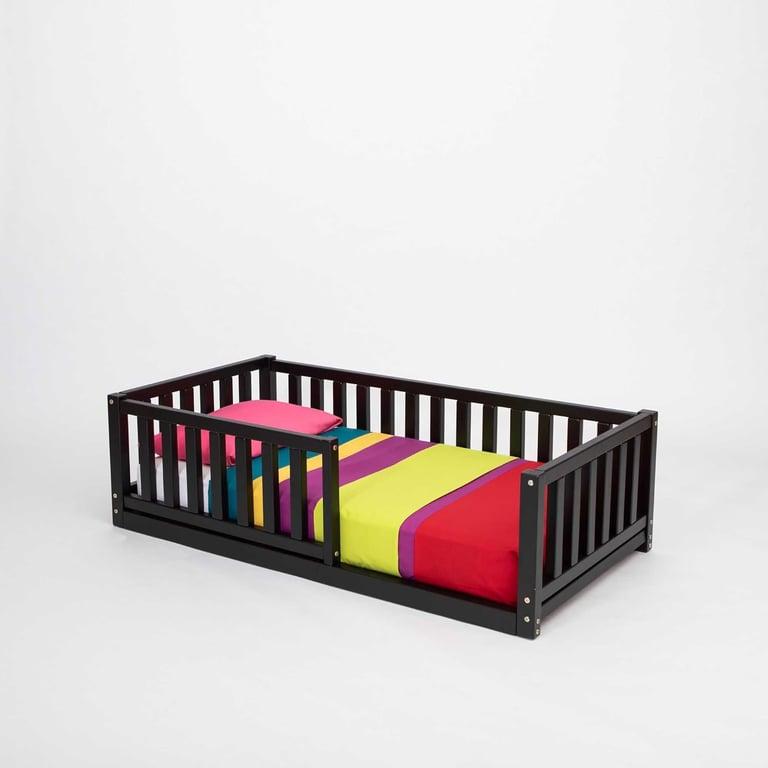 Montessori Sweet Home From Wood Vloerbed Met Relingen Aan 4 Zijden Enkel Zwart