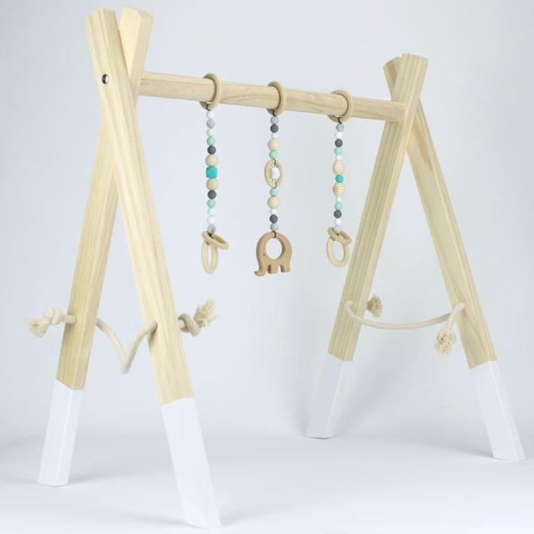 Montessori Mama's Secret Houten Baby Gym Wit 3 Groene Speeltjes